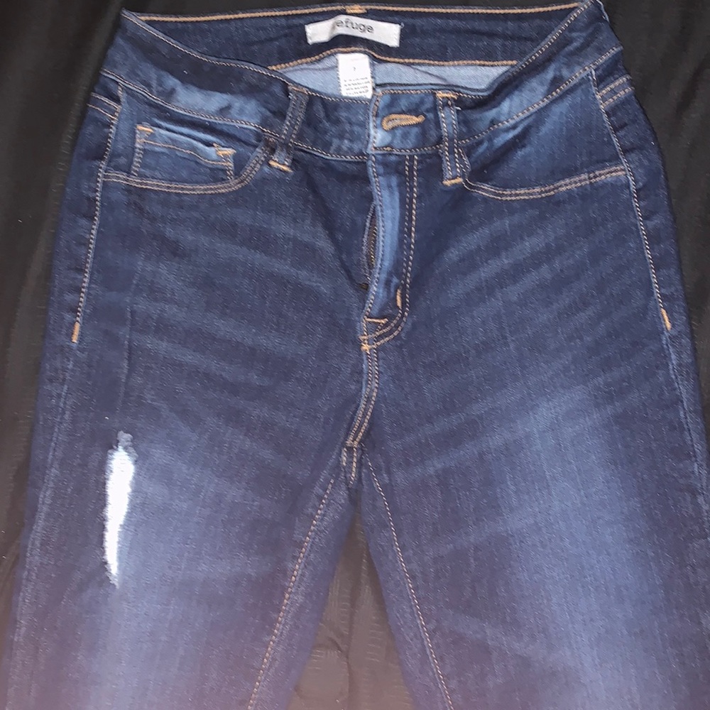 Low waisted somewhat ripped refuge skinny jeans